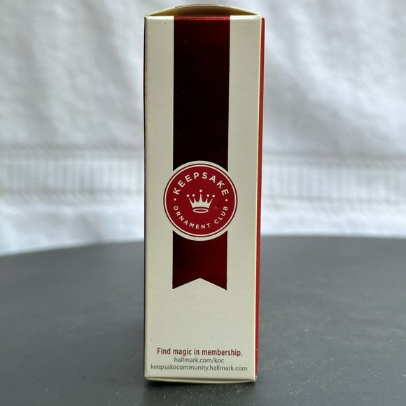 A Glistening Gift for You Hallmark Keepsake Christmas Tree Ornament from 2018 - Picture 6 of 6